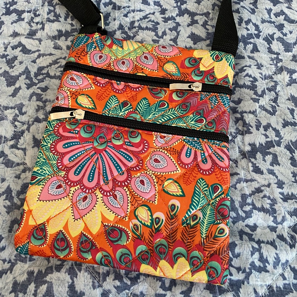NWT Cross Body Bag - Functional & Fun 🤗